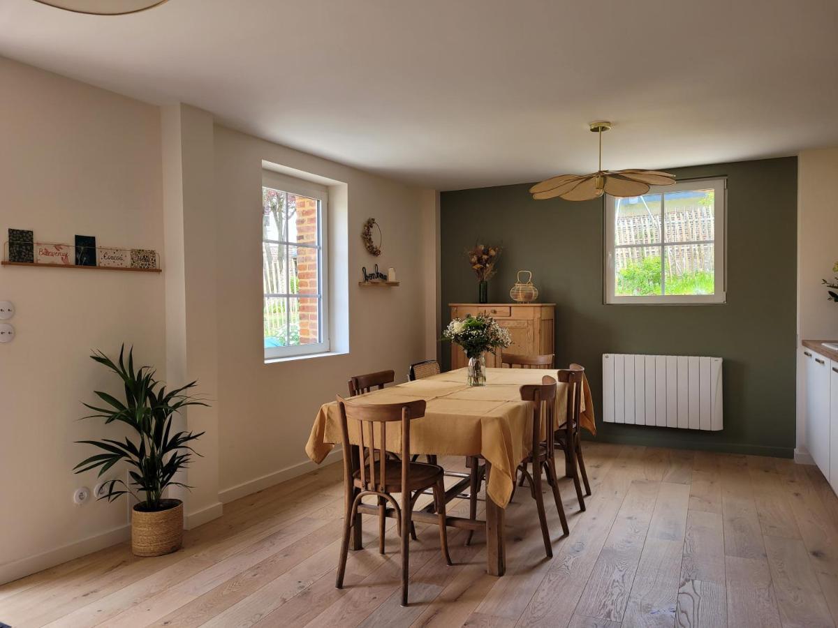 Les Fabulettes Bed & Breakfast Auffay Exterior photo